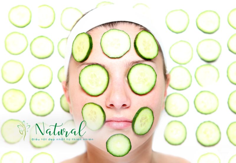 Đắp mặt nạ dưa leo